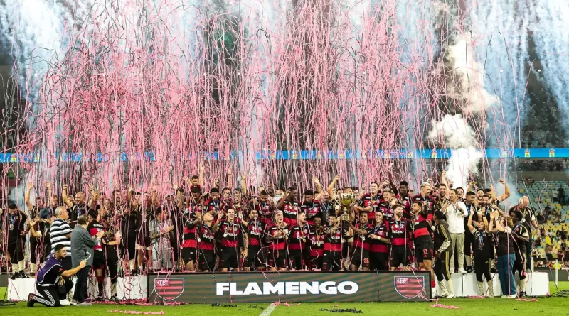 Flamengo vence Fluminense nos pênaltis e fatura tricampeonato carioca Flamengo vence Fluminense nos pênaltis e fatura tricampeonato carioca